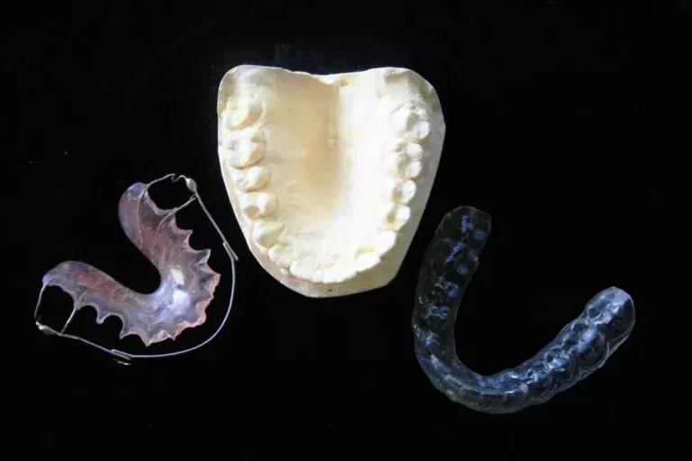 USE OF A SIBILANT PHONEME REGISTRATION PROTOCOL TO PREVENT UPPER AIRWAY COLLAPSE IN PATIENTS WITH TMD